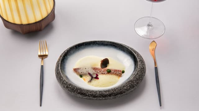 Tasting menu: Maré Cheia | “Alimado” Red Mullet / “Xerém”