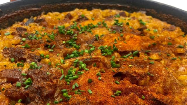 Arròs sec de pop i orella de porc a la gallega