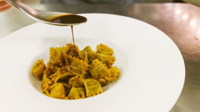 Agnolotti fatti in casa al sugo d'arrosto 