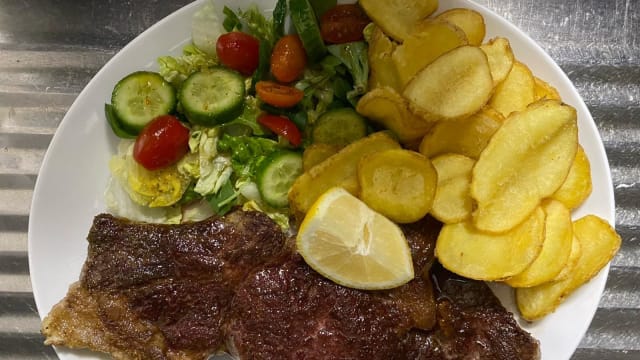 Assiette entre côte 