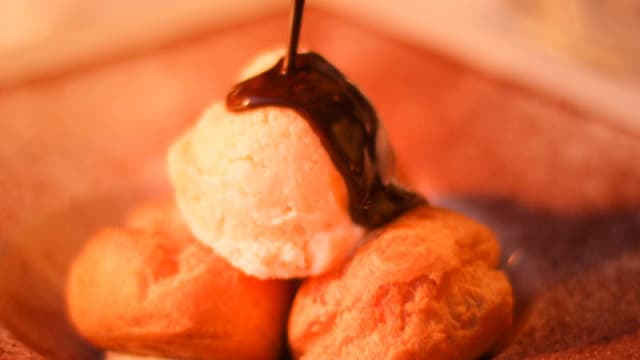 Profiteroles au chocolat noir