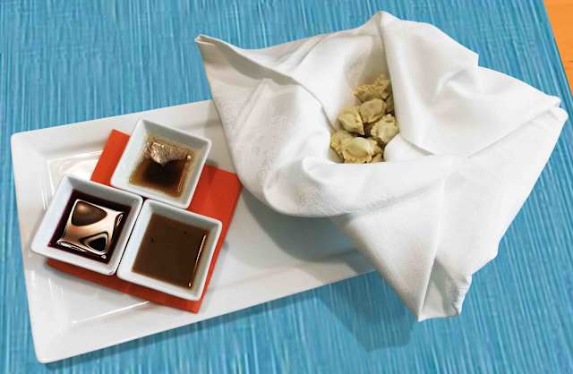 Plin della tradizione al tovagliolo con i tre condimenti