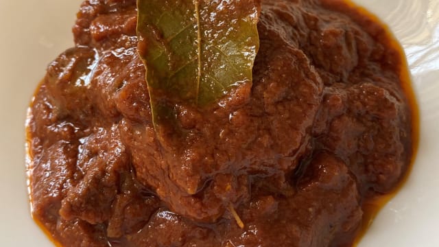 Pezzetti di cavallo al sugo