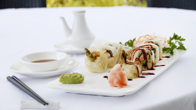 Maki rol tempurizado de Alaska