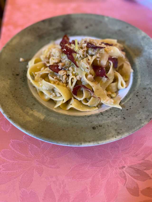 Pappardelle porro, noci e speck d'oca
