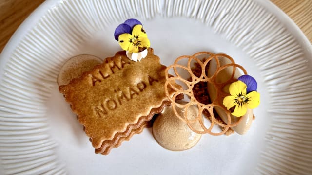 Bolo de bolacha Alma Nom̈ada 
