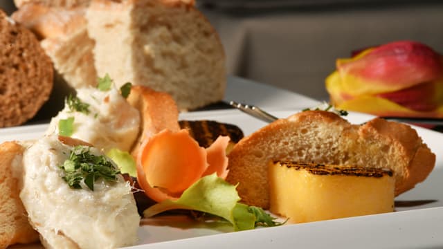 Baccalà mantecato con crostini di pane