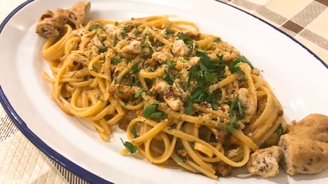 Linguine polpa di riccio e tarallo