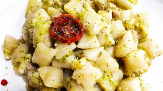 Gnocchetti broccoli e salsiccia