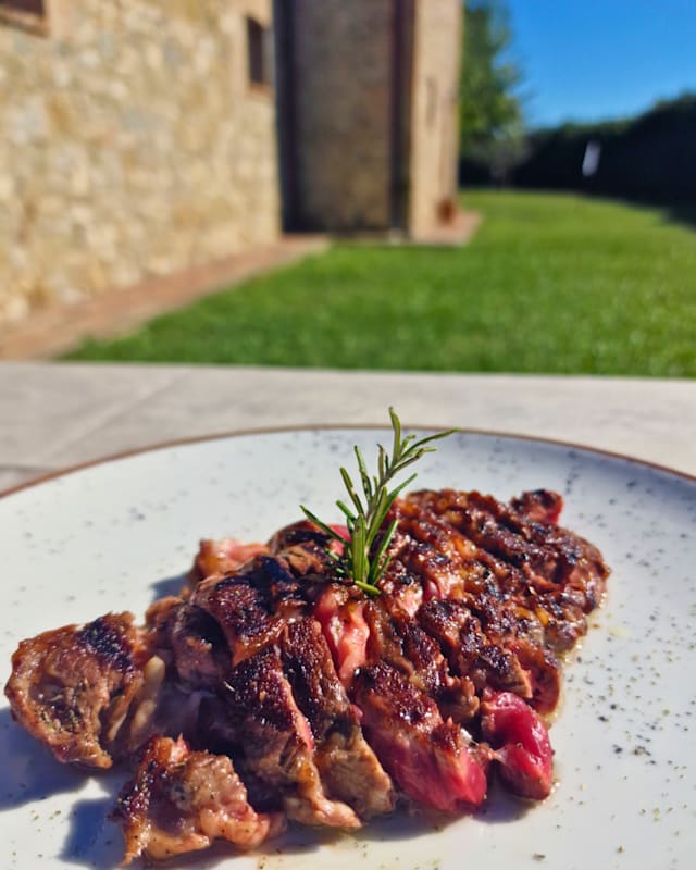 Tagliata di Vitello al Sale e Rosmarino