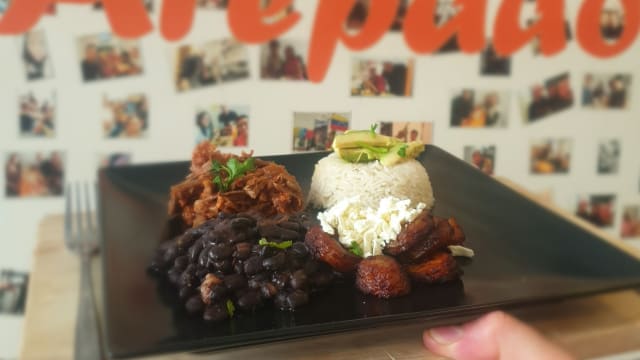 Plato Pabellón