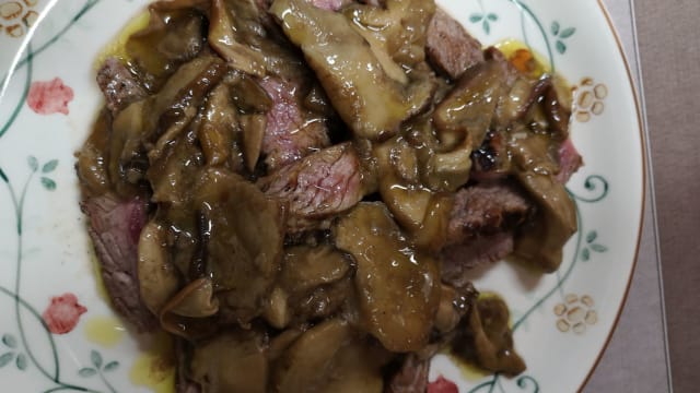 Tagliata di Manzo ai Funghi Porcini
