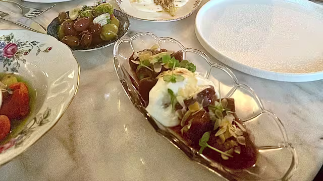 Bistro Pinot, Grou