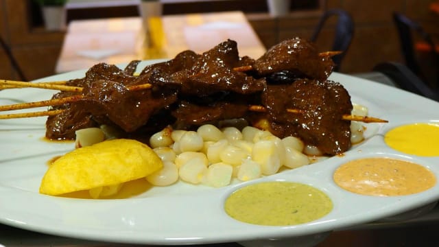 ANTICUCHOS