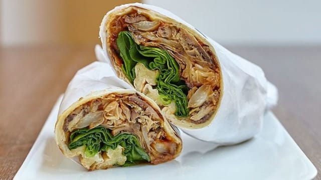 Pintade rôtie en wrap