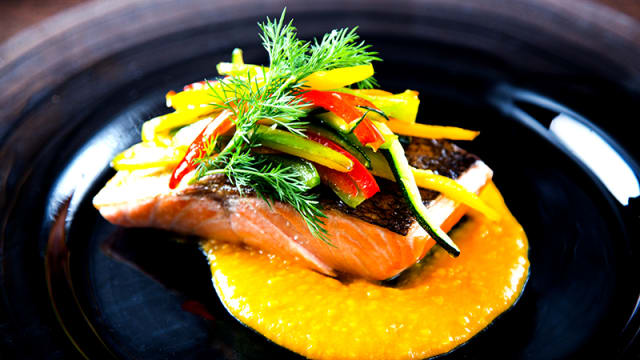 Salmón noruego con verduras