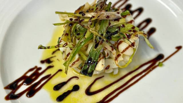JULIENNE DI SEPPIA BRASATA E SFUMATA AL BRANDY