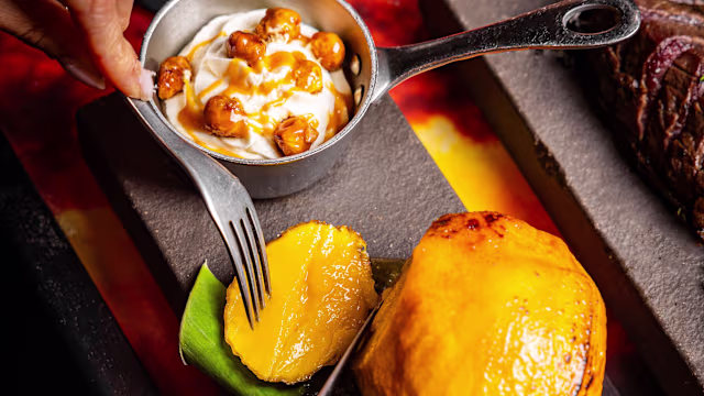 MANGUE CONFITE SUR PIERRE CHAUDE