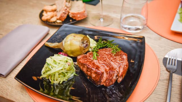 Filetto con carciofo alla romana e puntarelle