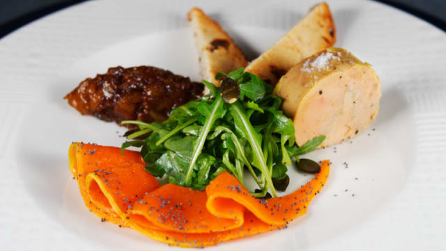 Foie gras de canard maison, chutney figue et poire d'hiver