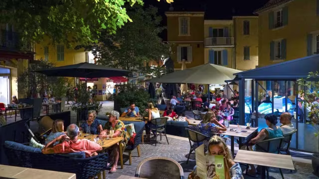 Iki Guys, Salon-de-Provence