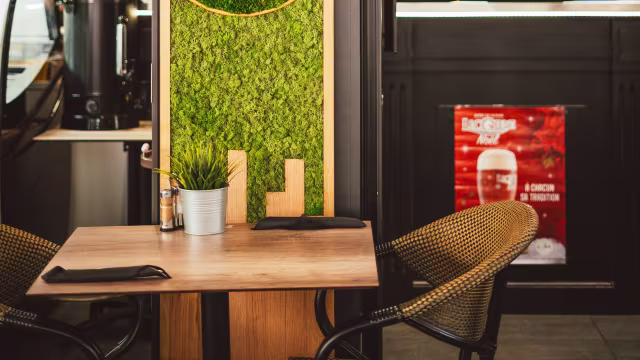 Iki Guys, Salon-de-Provence