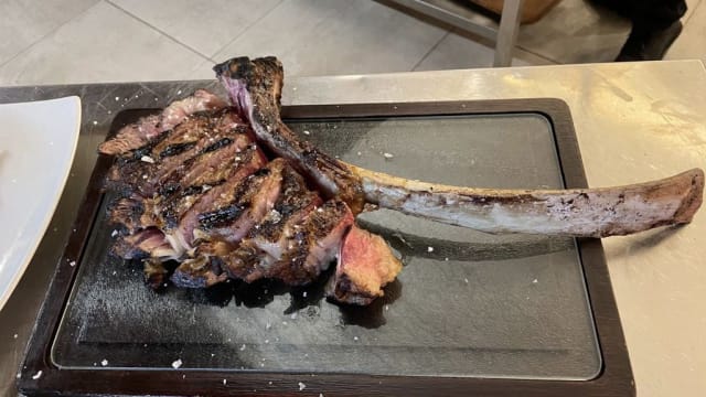 LA NOSTRA TOMAHAWC