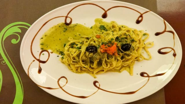 Tagliatelle al pesto