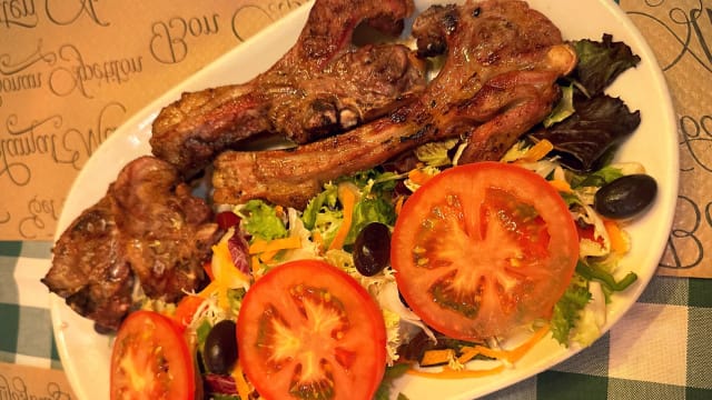 Costillas de cordero en la leña 