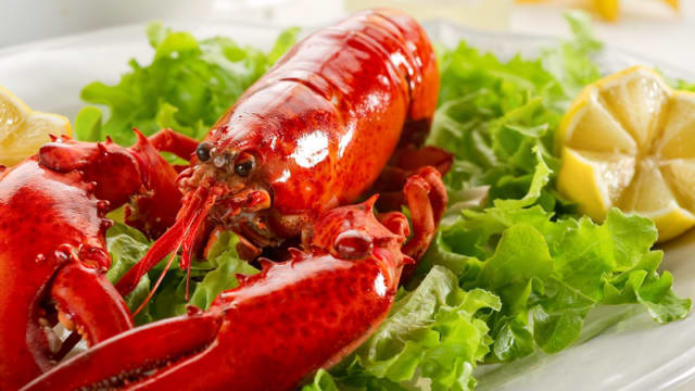 aragosta con insalata