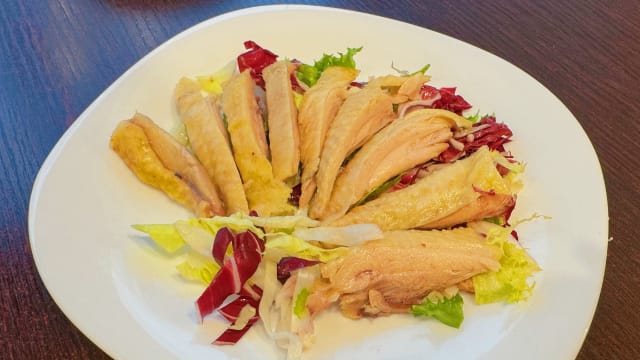 Poulet fermier jaune au vin de riz Hua Tiao 花雕醉雞