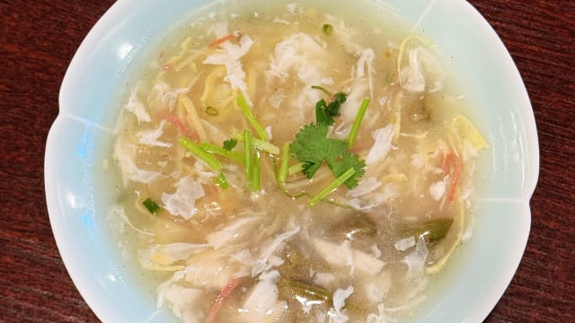 Bouillon de poisson à la Brasénie de Schreber du lac de l'Ouest de Hangzhou 西湖蒓菜魚羹