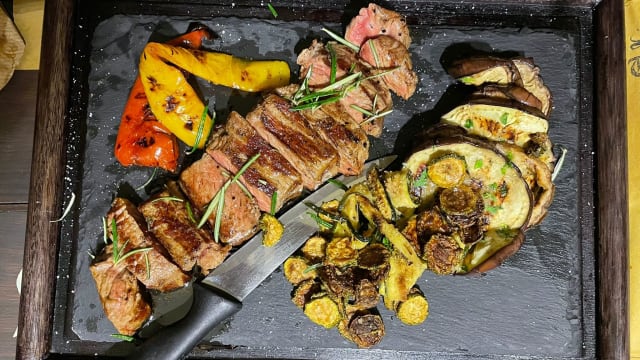 Tagliata di manzo con verdure grigliate