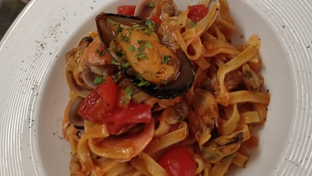 tagliarini rustici ai frutti di mare