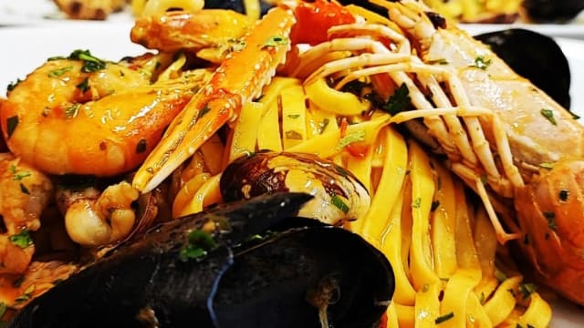 fettuccine allo scoglio