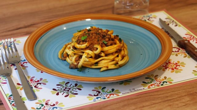 Fettuccine fresche al ragù di cinghiale