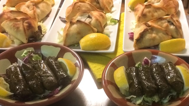 Fatayer de Espinacas y Hojas de Parra rellenas