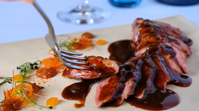 Magret de Pato con salsa XO