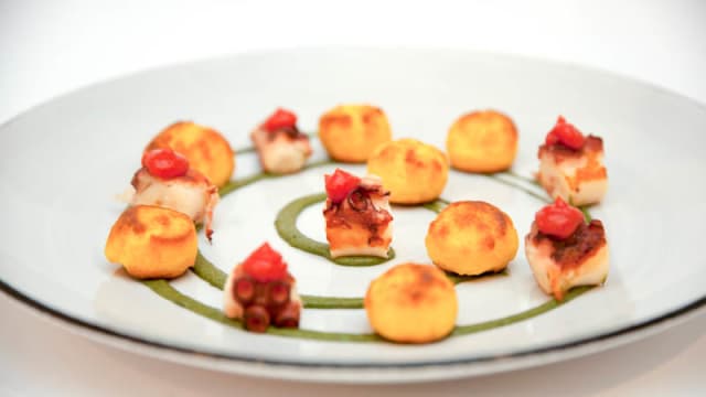 Gnocchi alla parigina di zafferano,polpo e bietola