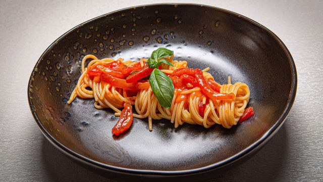 Spaghetto al filetto di pomodoro e basilico
