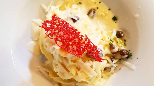 TAGLIATELLE INTEGRALI,PESTO DI MANDORLE, CACIO E OLIVE