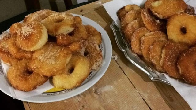 Bomboloni e frati ( ciambelle )