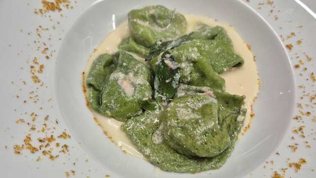 I balanzoni verdi di Bologna al pesto di salvia