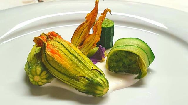 FIORE DI ZUCCHINA CON RICOTTA DI PECORA