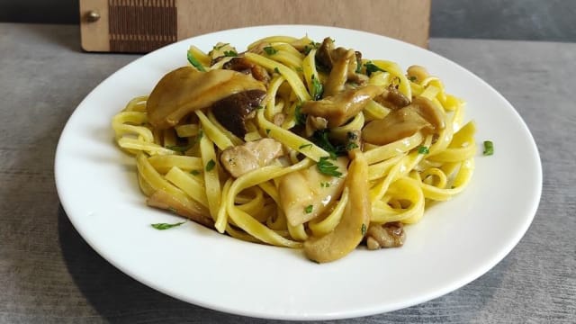 Fettuccine con Funghi Porcini