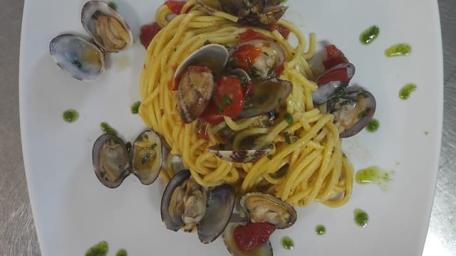 Spaghetti con Vongole Veraci