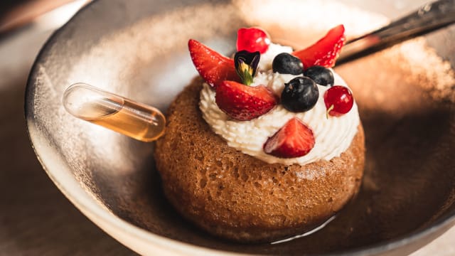 Baba au rhum au M. Charles