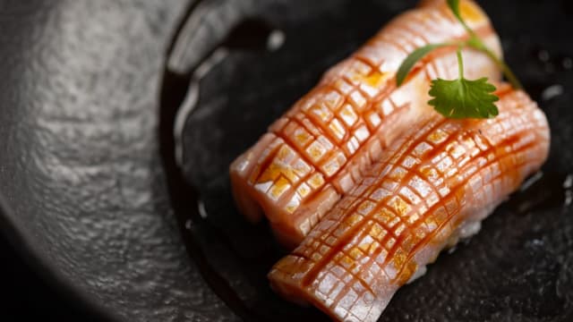 Nigiri salmone Aburi