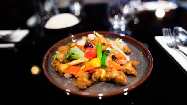 Sauté de poulet croustillant aux noix de cajou