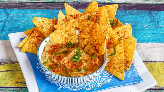 Hummus con Nachos